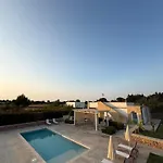 Malepe Con Piscina トッレ・デル・オルソ