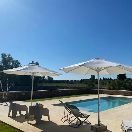 Villa Malepe Con Piscina *
