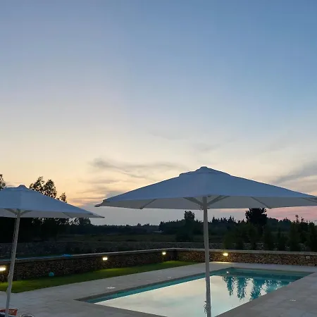 Malepe Con Piscina Villa