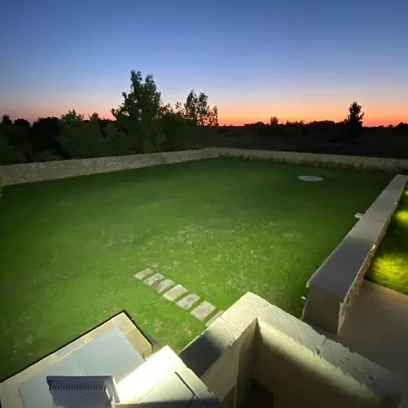 Malepe Con Piscina Villa *