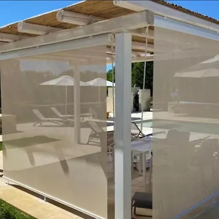 Malepe Con Piscina Villa