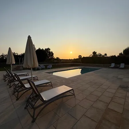 Malepe Con Piscina Villa